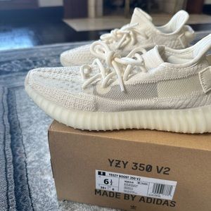 Yeezy Boost 350 V2 bone color